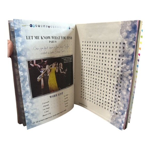 Taylor Swift Puzzle Book with Patches - Picture 6 of 7